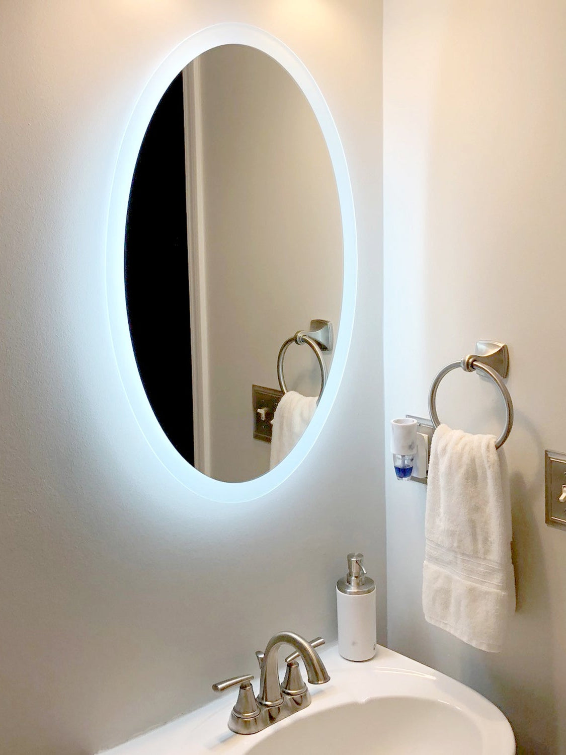 LED Mirror (Side-Lighted Oval) 30" x 36" (or 36" x 30")