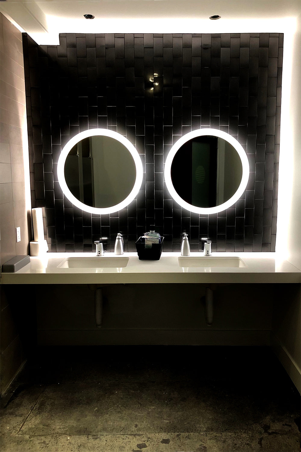 LED Mirror (Side-Lighted Round) 32" x 32"