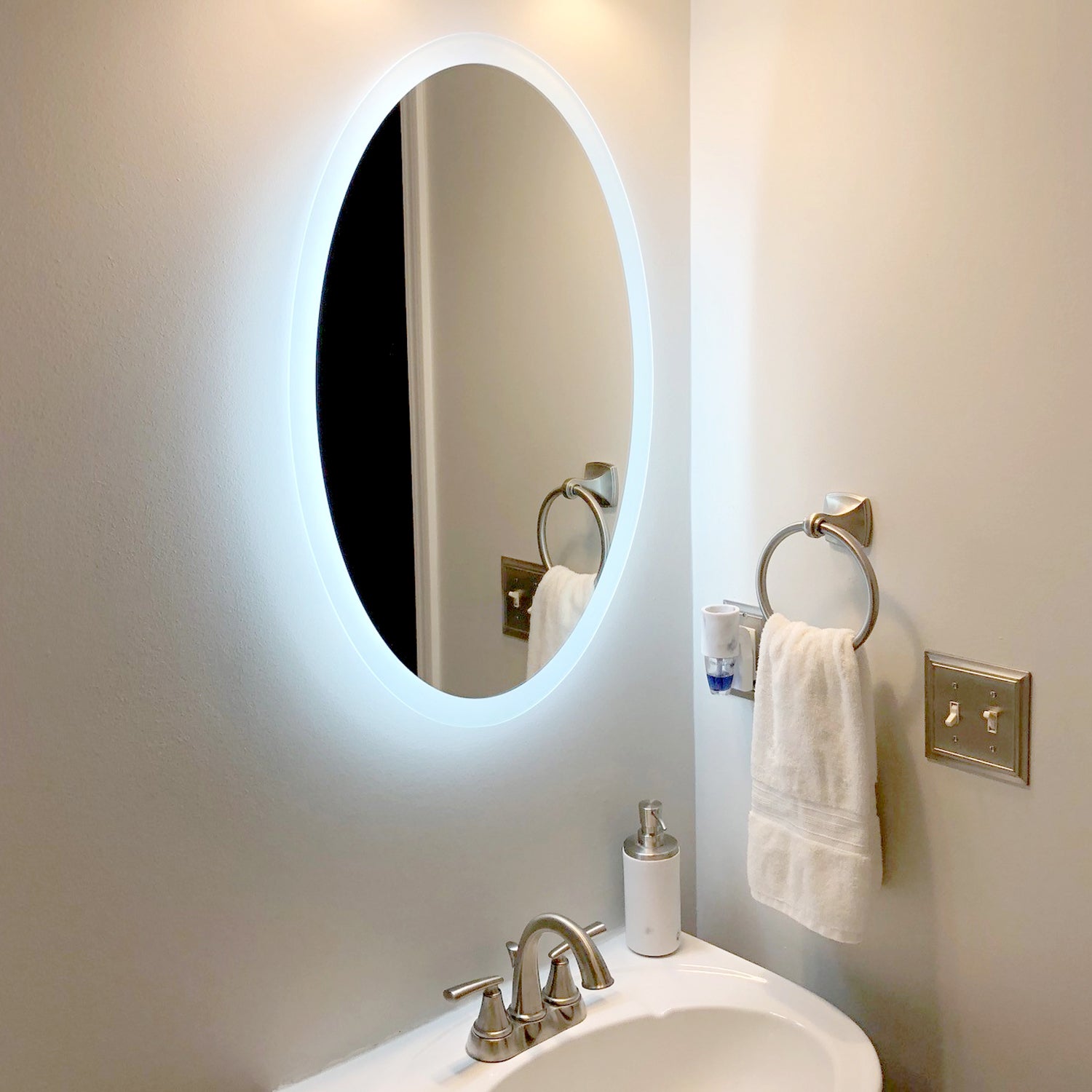 LED Mirror (Side-Lighted Oval) 20" x 28" (or 28" x 20")